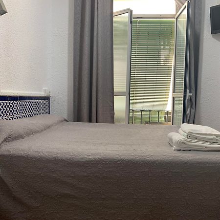 Hostal Alcobia Sewilla Zewnętrze zdjęcie