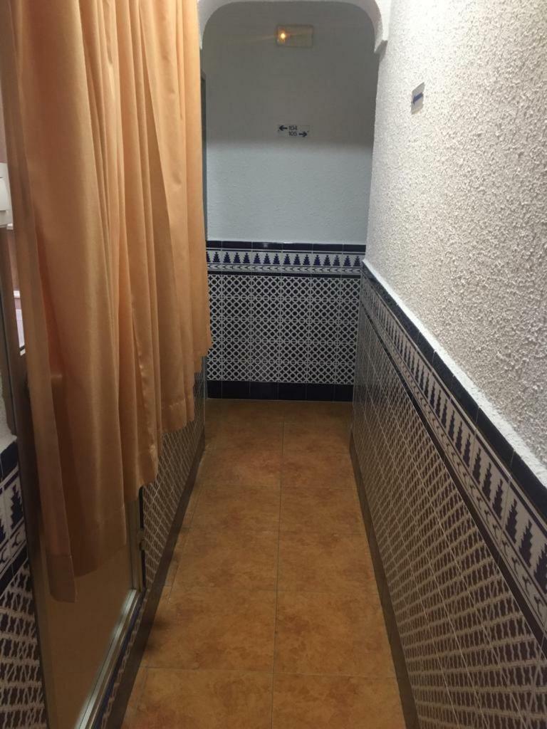 Hostal Alcobia Sewilla Zewnętrze zdjęcie
